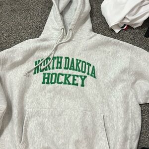 oversized north dakota hockey sweatshirt